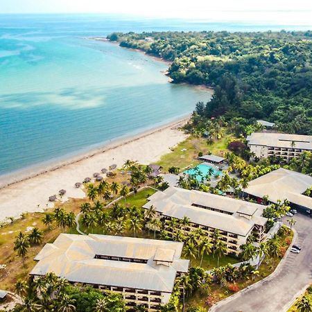 Palm Beach Resort & Spa Labuan Exterior photo