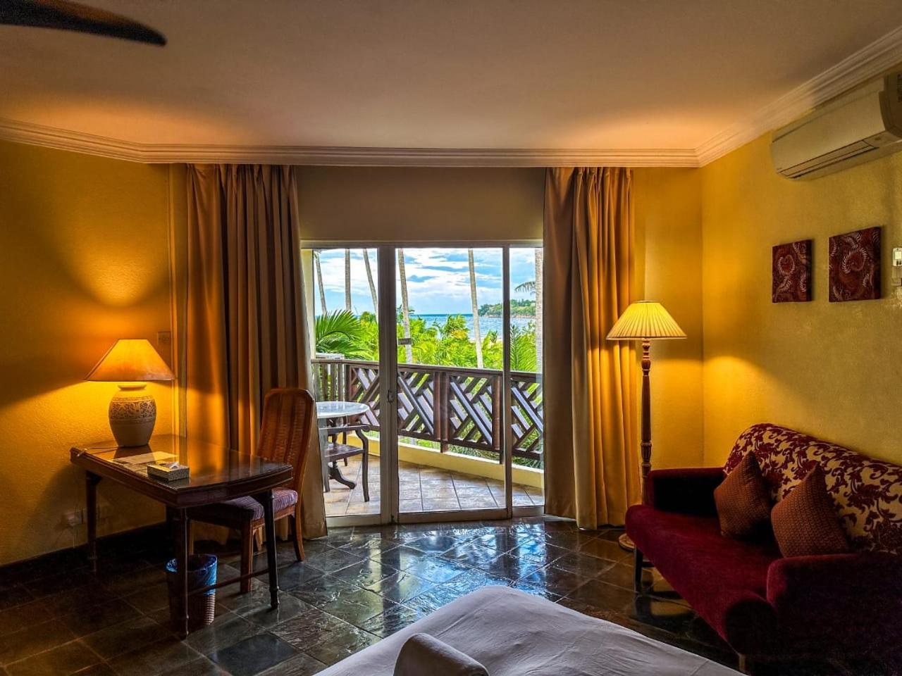 Palm Beach Resort & Spa Labuan Exterior photo