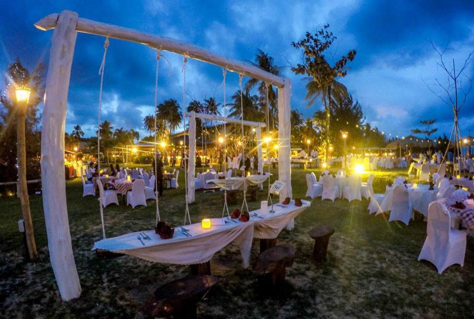 Palm Beach Resort & Spa Labuan Exterior photo