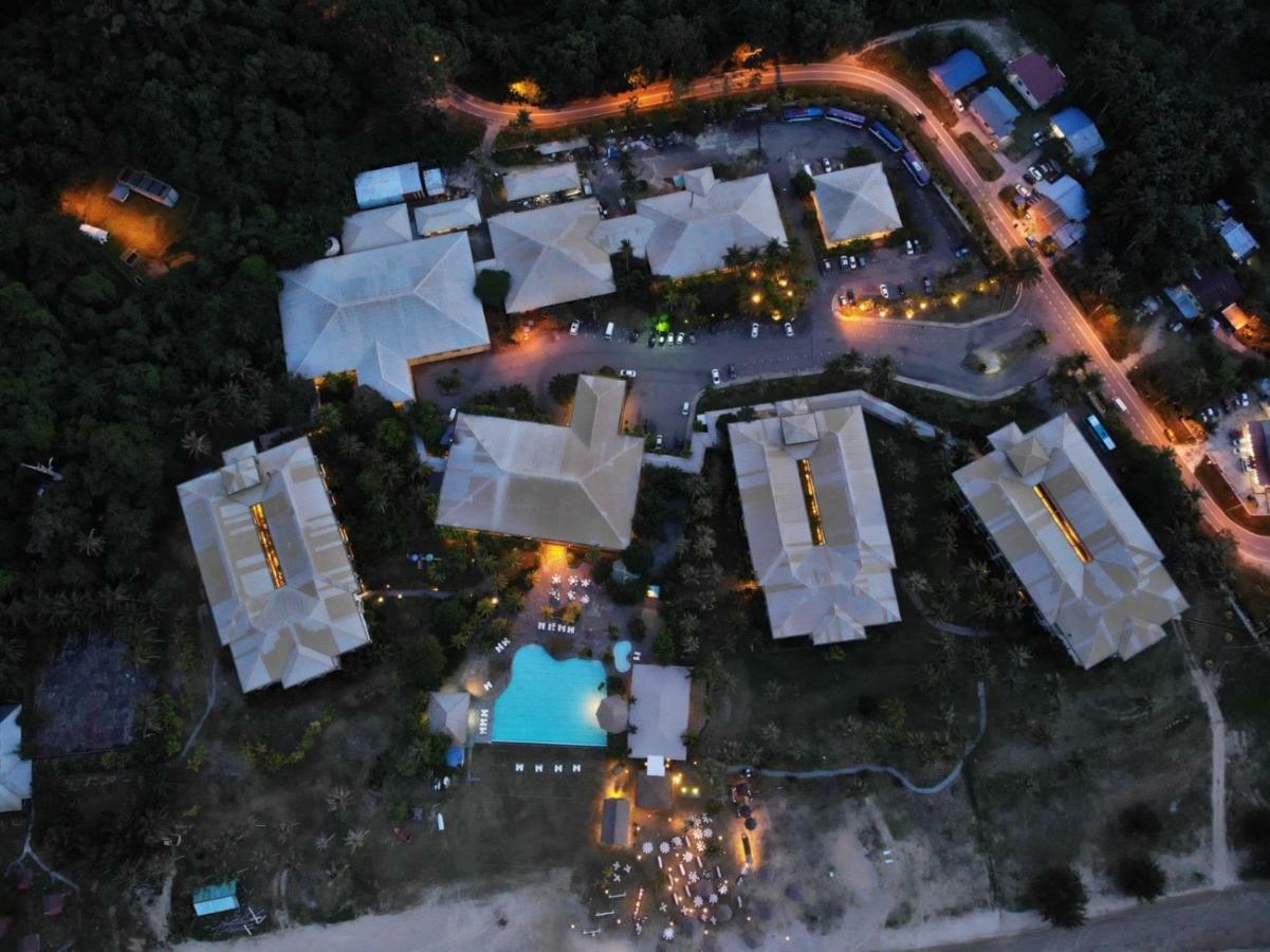Palm Beach Resort & Spa Labuan Exterior photo