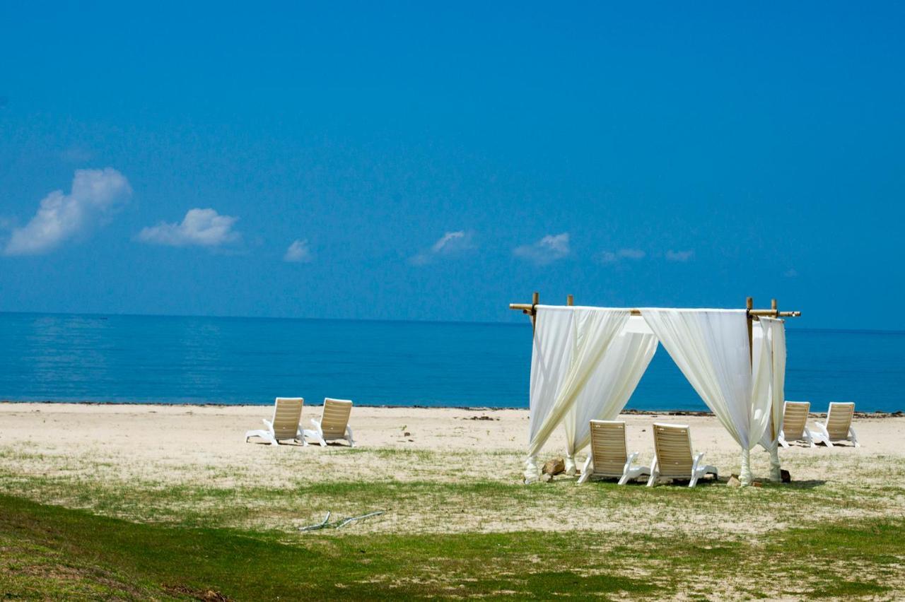 Palm Beach Resort & Spa Labuan Exterior photo