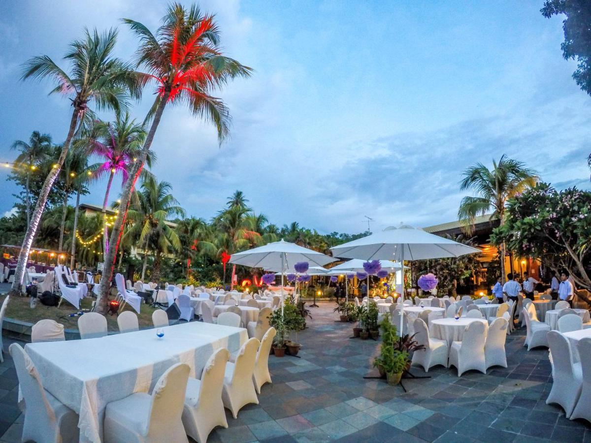 Palm Beach Resort & Spa Labuan Exterior photo