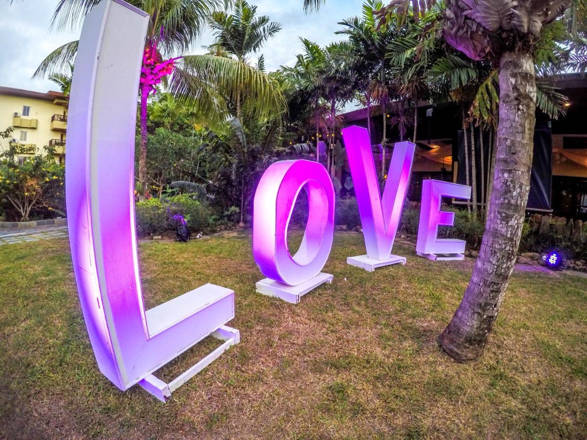 Palm Beach Resort & Spa Labuan Exterior photo